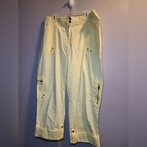 Chicos size 1.5 medium yellow crop pants
